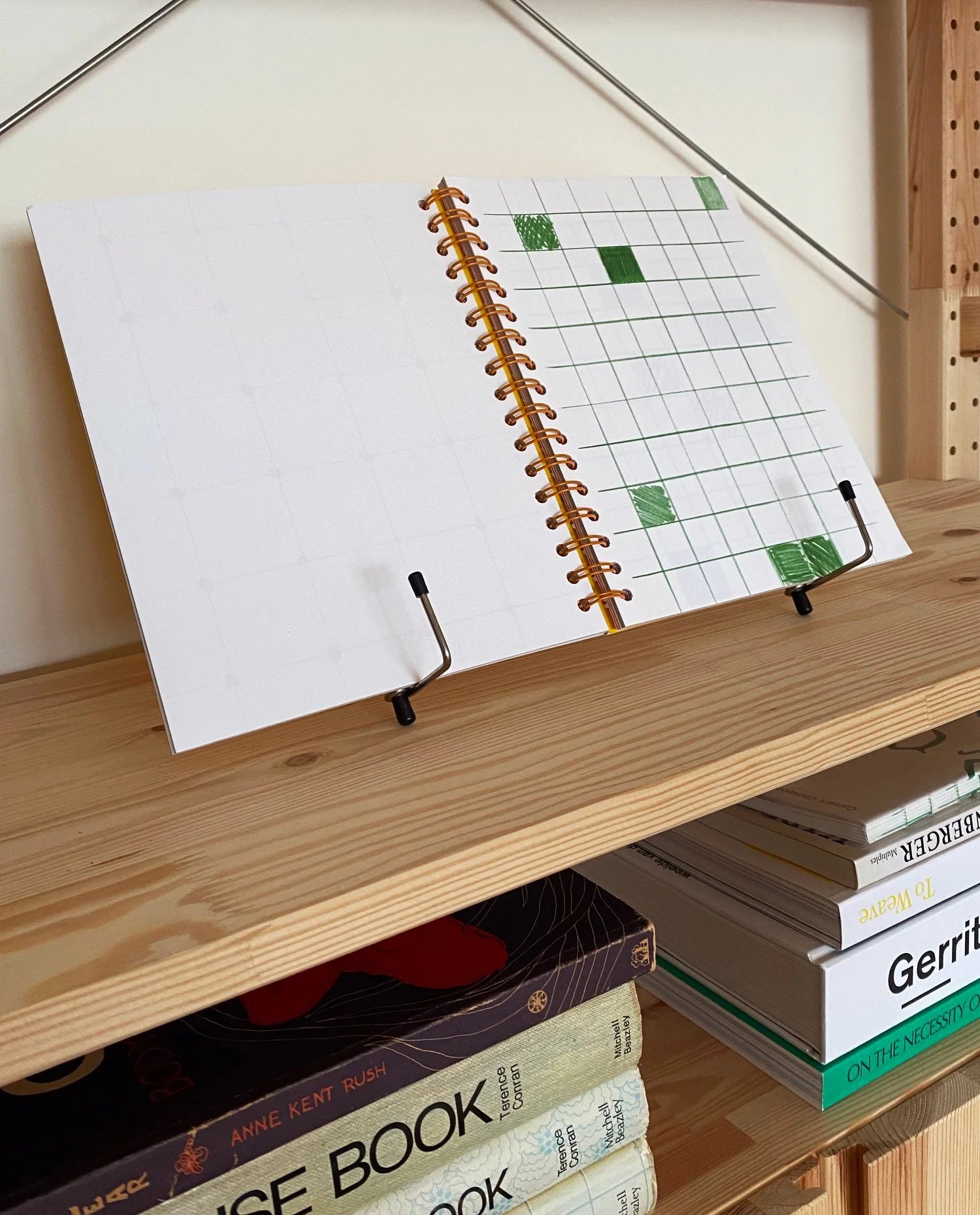Fusilli Book Stand