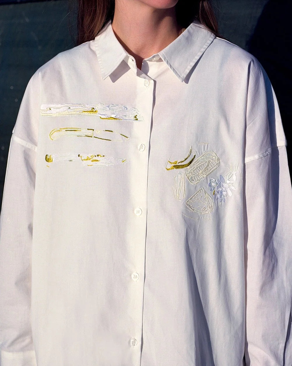 fig. x Paule Josephe: Off White Shirt with Knives and Platter