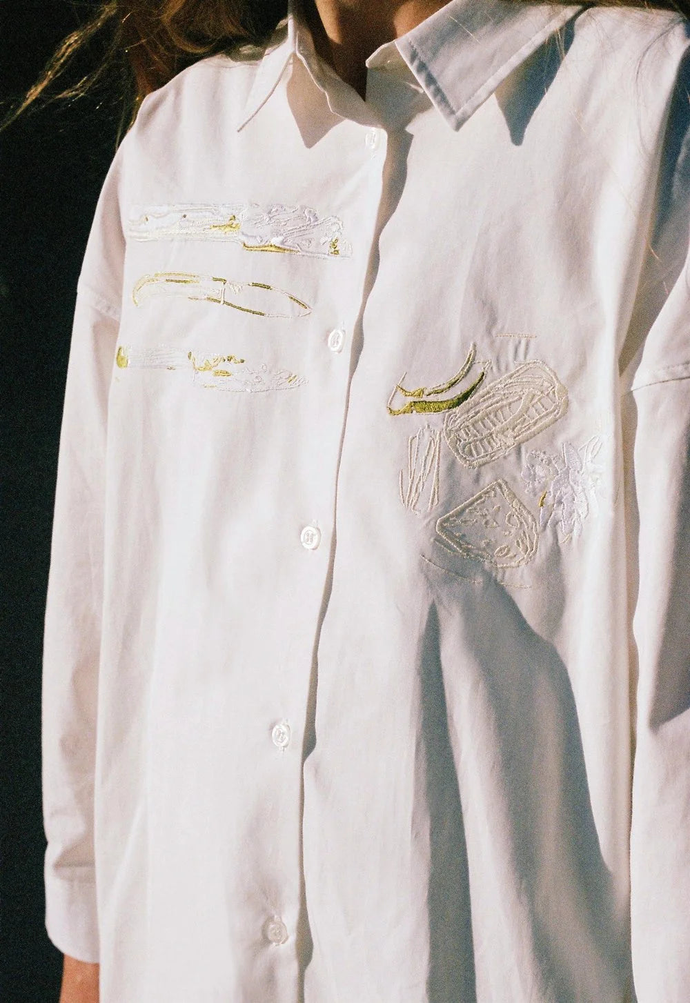 fig. x Paule Josephe: Off White Shirt with Knives and Platter